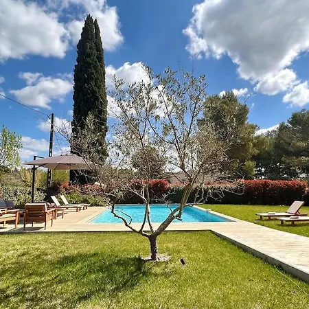 Villa Moderne Et Chaleureuse Au Milieu Vignes Et Calme Absolu A Aix En Provence